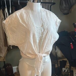 Vintage Tie Front Boho Sz M Elegant Pink Cotton & Lace Tie-Front Blouse GVC